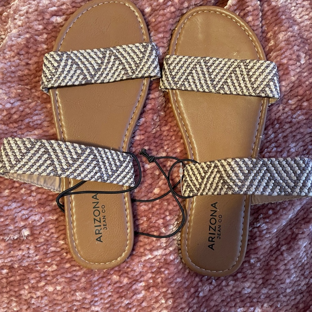 Sandals - Picture 2 of 4